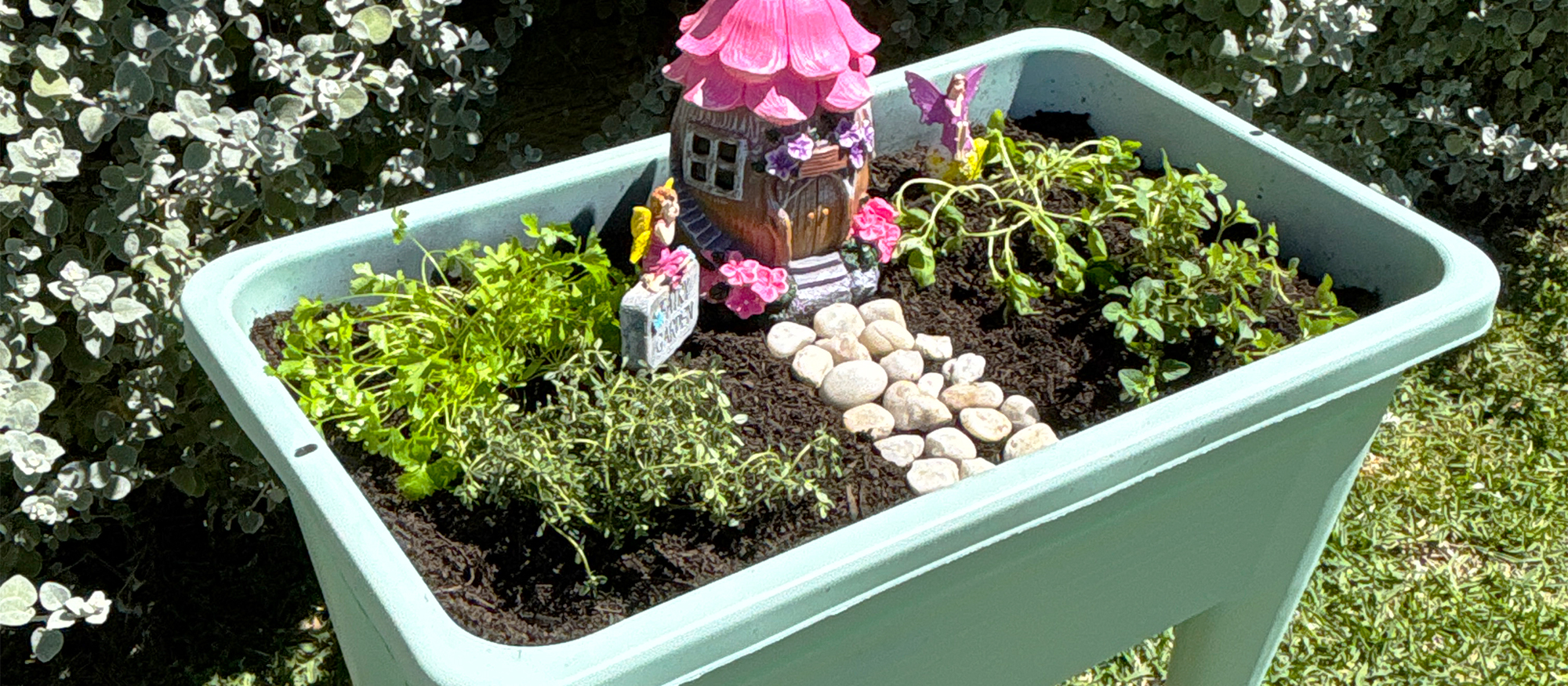 How to paint an outdoor planter box